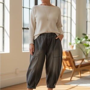 SHEIN Gray Capris